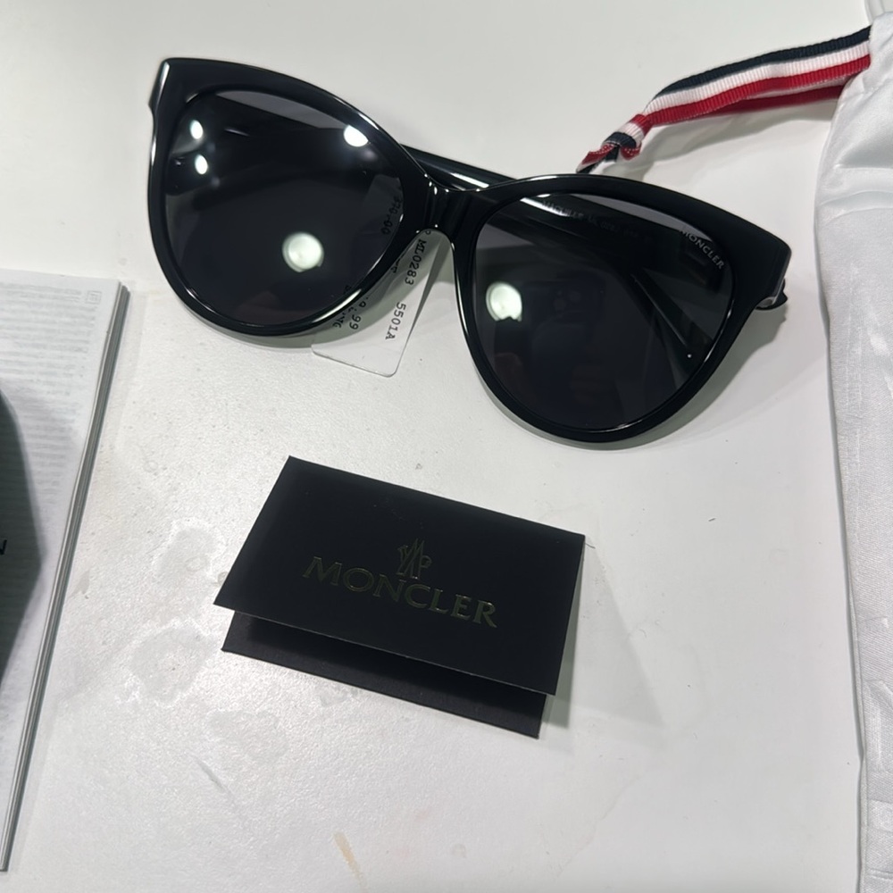 Moncler 55MM Cat Eye Sunglasses Black - Picture 8 of 12